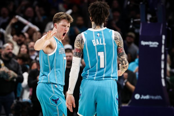 开户配资 媒体人：三球和克尼佩尔就像当年的库里和埃利斯 应赶快扶正后者